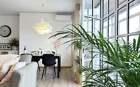 Your Sunny & Spacious Portview Home